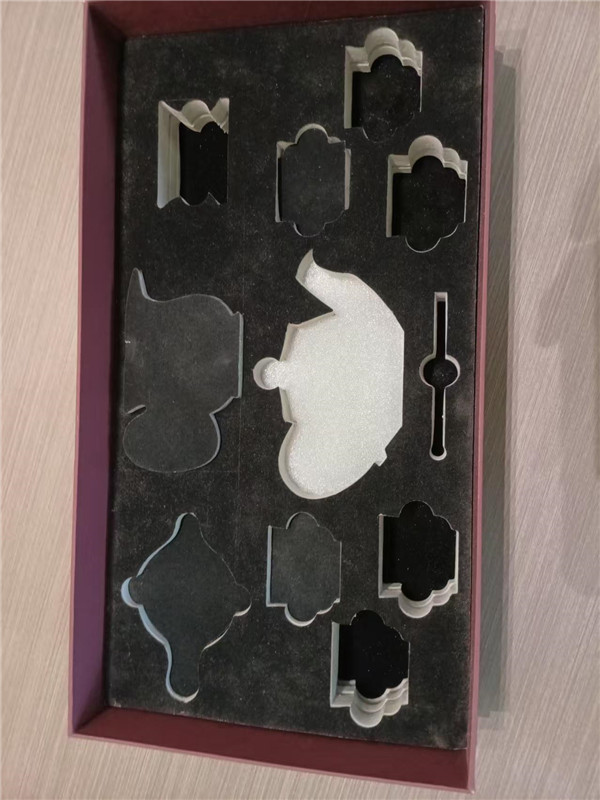 ɽ������������